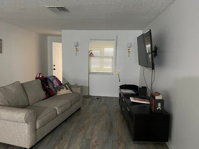 123 Christine Cir
