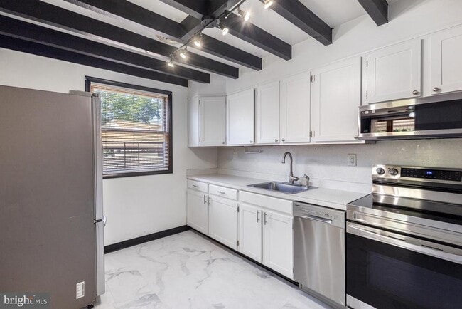 Photo - 1103 Somerset Dr