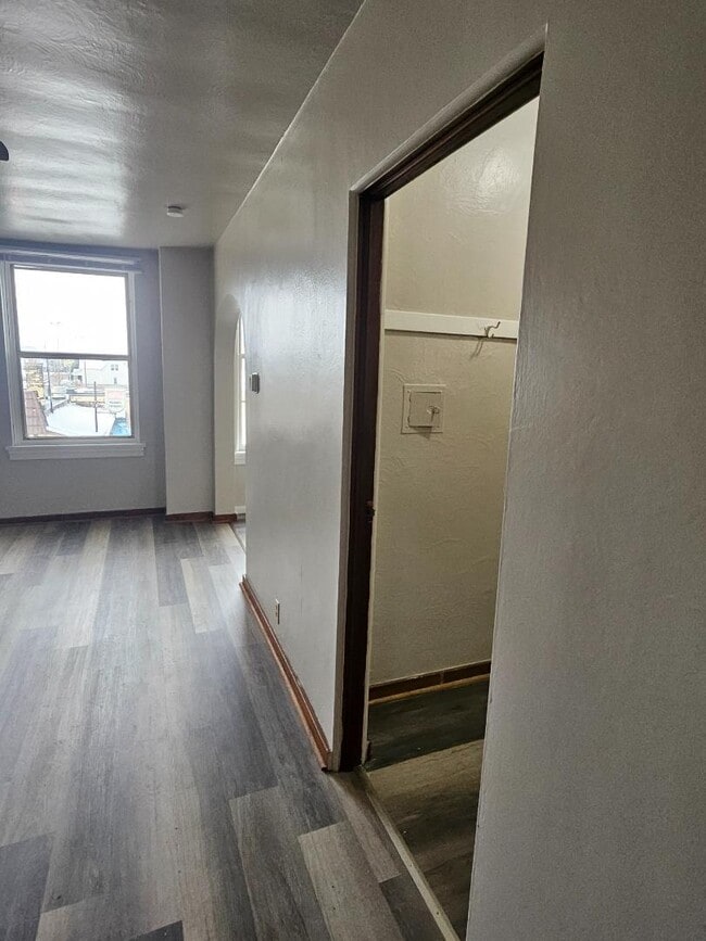 Photo - 1525 University Ave