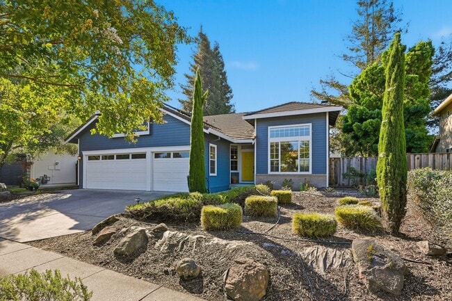 Building Photo - 1439 Gordon Dr