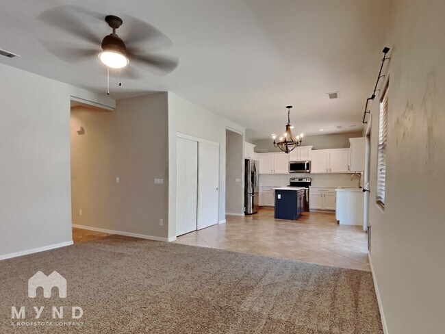 Photo - 18646 W Mission Ln