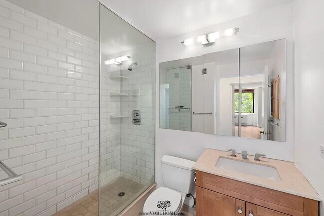 303 Greenwich St Unit 4X