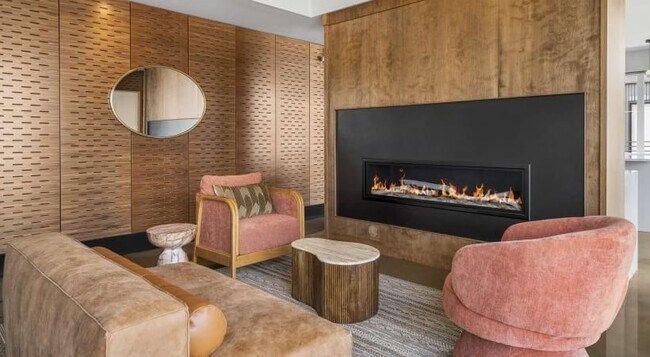 Photo - 1135 W Winona St