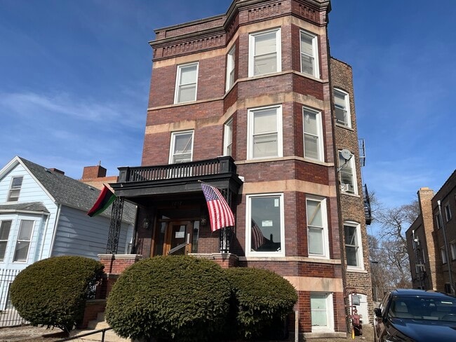 Building Photo - 7817 S South Shore Dr Unit 1