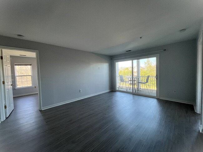 Photo - 13304 Kilmarnock Way Unit 4H