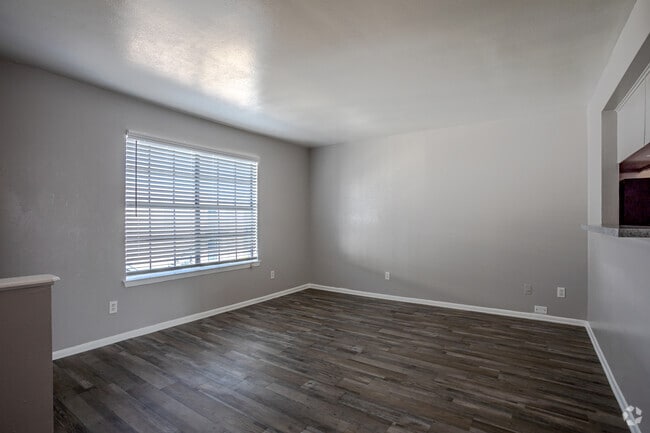 2BR, 1BA - 840SF - Living Area