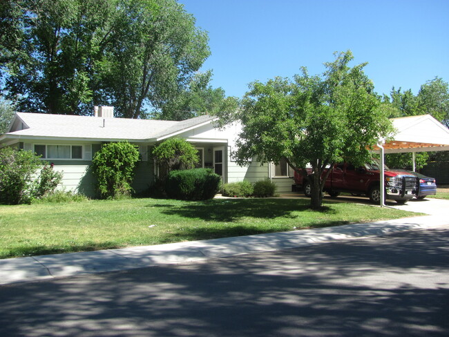 Great House in All Ways! 3 bedroom / 2 bath - Great House in All Ways!   3 bedroom / 2 bath