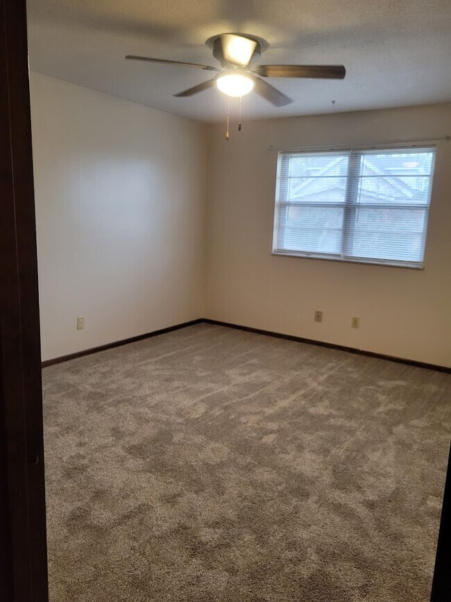 122 W Atchison St Unit Apt C Jefferson City, MO