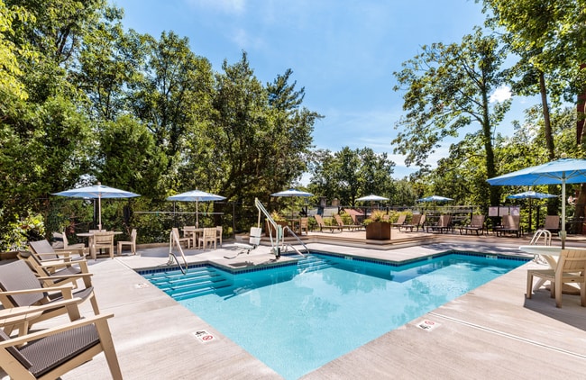 Photo - 1441 Beacon St