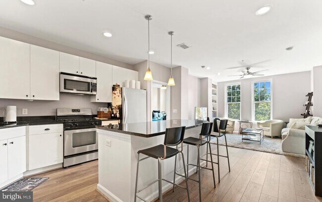 Photo - 444 W Broad St Unit 303