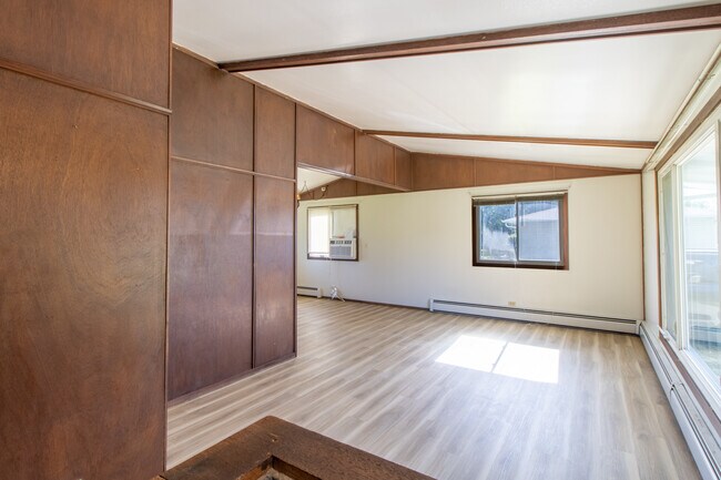 Photo - 810 W Jackson St