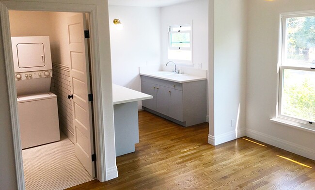 Photo - 2191 El Sereno Ave Unidad Apt #11