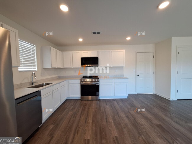 Photo - 176 Kinsale Dr