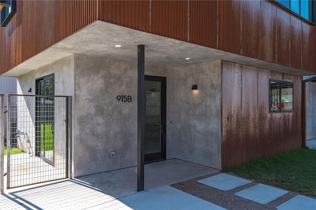 Photo - 915 Tillery St Unit B