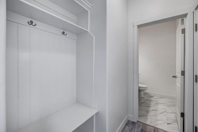 Photo - 803 N Hilltop Dr