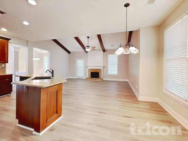 Photo - 1017 Chatsworth Ln