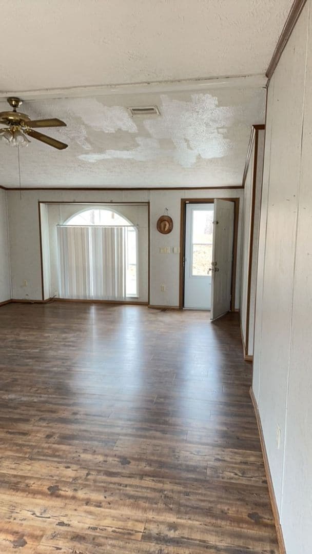 Photo - 502 Wagon Wheel Rd