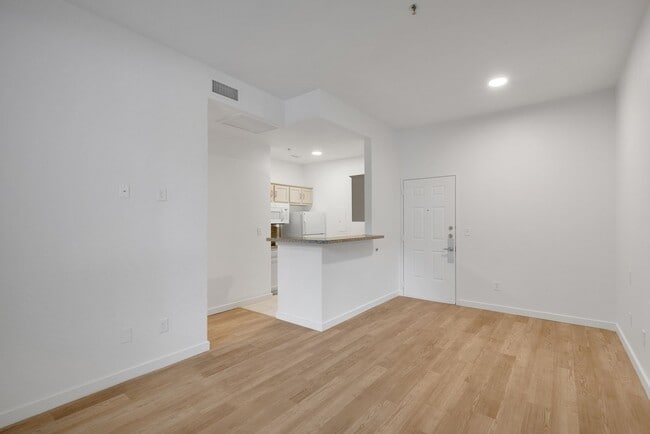 AVIA Apartments On Alpha