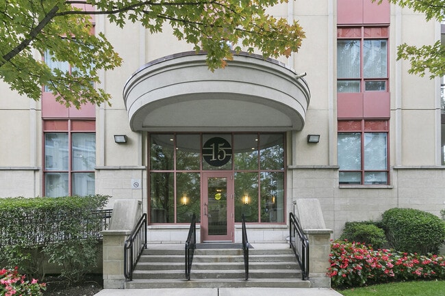 Building Photo - 15 Rean Dr