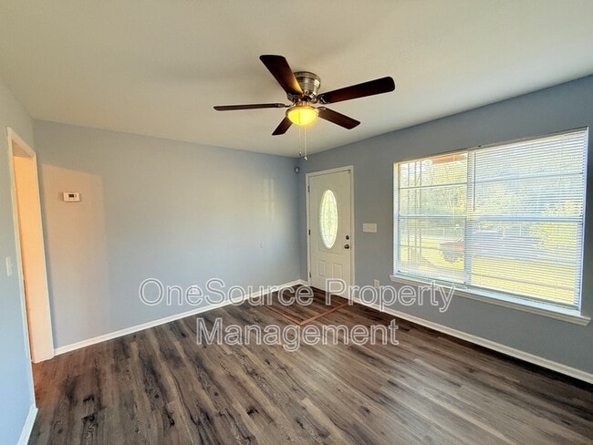 Photo - 209 Earnest St