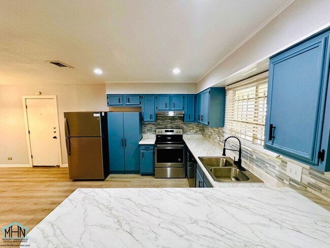 Photo - Welcome to Your Dream Home in Thunderbird ...