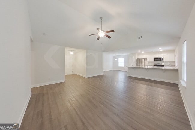 Photo - 231 Western Red Cedar Dr
