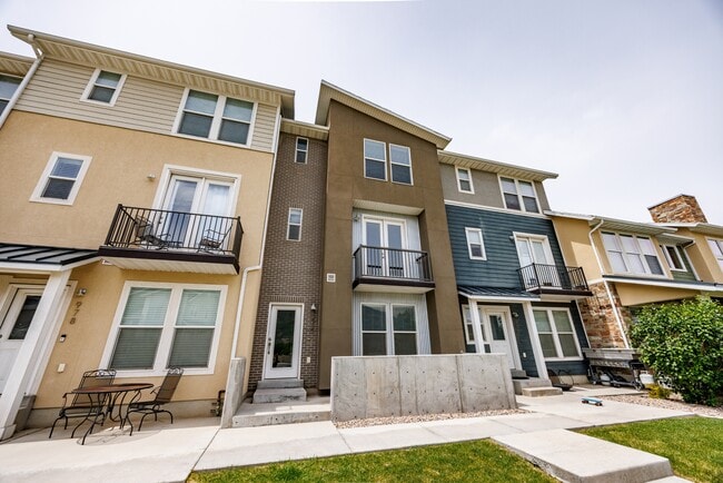 Photo - 972 S High Ridge Dr