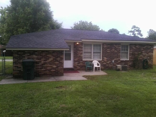 Photo - 203 Water Oak Dr