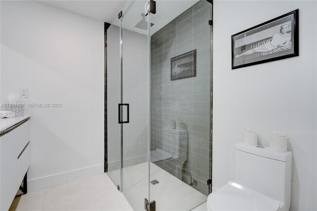 Photo - 347 NE 110th St