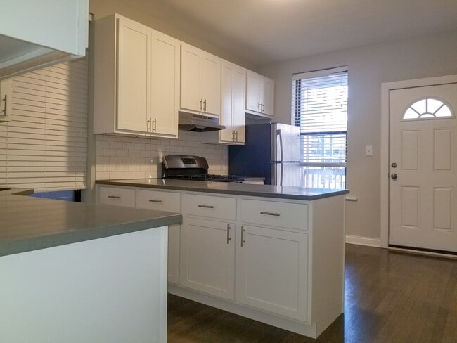 Photo - 2730 N Wayne Ave Unidad 2