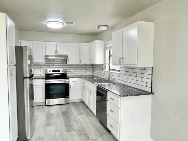 Photo - 2317 NE 35th St Casa