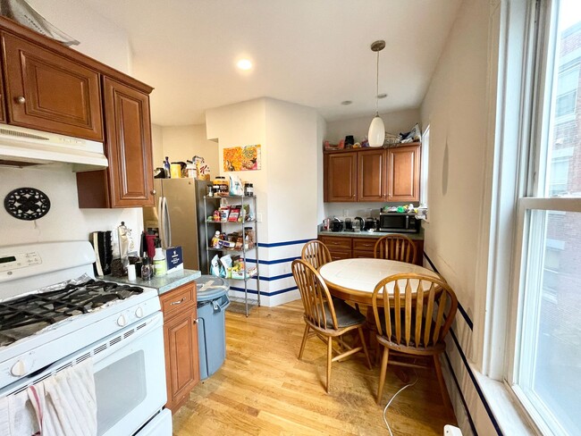 Photo - WOW!!! 5 BED/2 BATH ON PARKER HILL AVE FOR 9/1