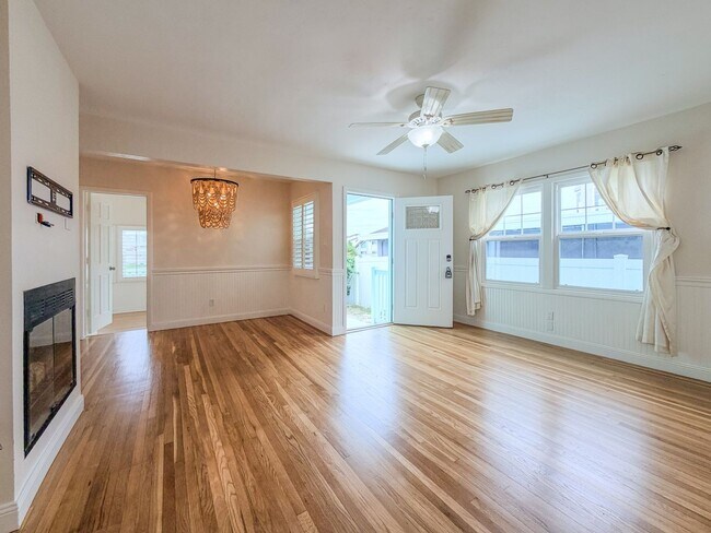 Photo - Hollywood Beach | 3 Bedroom + 2 Bathroom H...