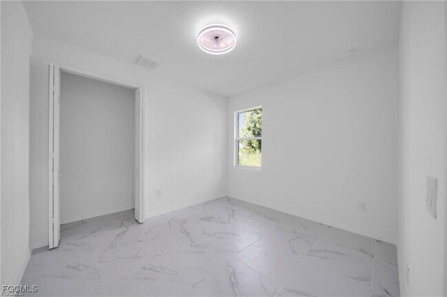 Building Photo - 2805 26th St SW