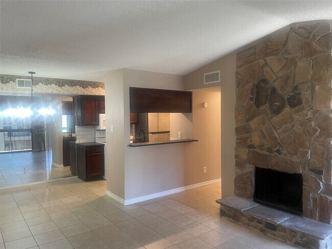 Photo - 17331 Red Oak Dr Unit 48