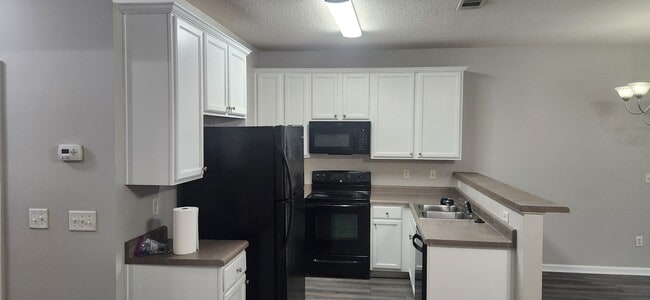 Photo - 7039 Chara Ln SW
