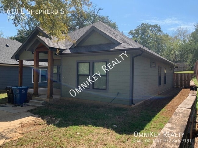 Building Photo - 610 E Shepherd St Rental