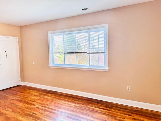 Photo - 8805 Plymouth St Unidad 5