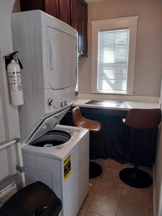 Photo - 129 Lyme St Unit 1