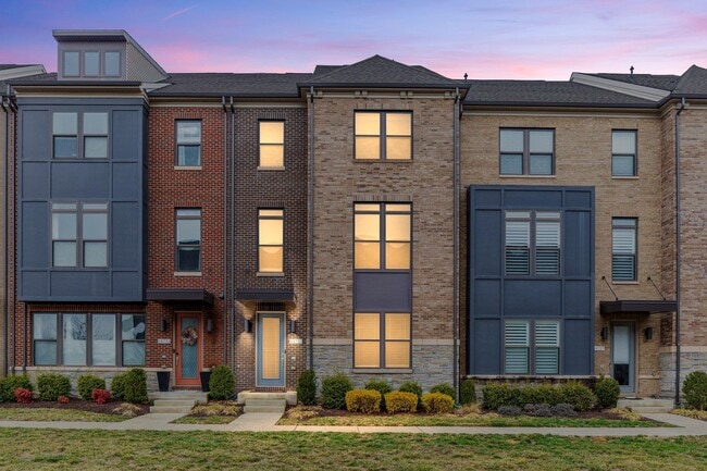 Building Photo - 44735 Medway Ter