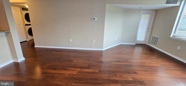 Photo - 10101 Grosvenor Pl Unit 817