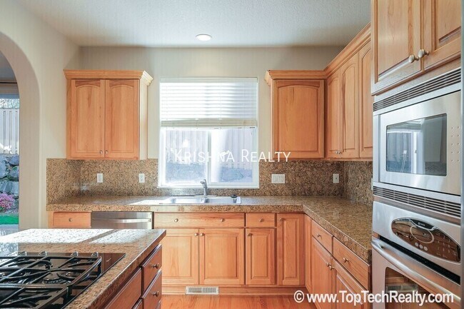 Photo - 12750 NW Alsace Ln