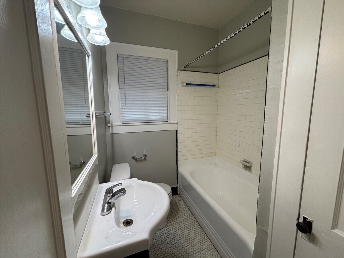 Photo - 2214 Avenue O 1/2 Ave
