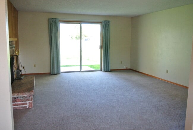 Photo - Conveniently Located 3 Bedroom Ranch Style Home with Large Fenced Backyard