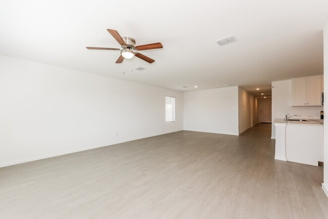 Photo - 1287 Wedge Leaf Ln