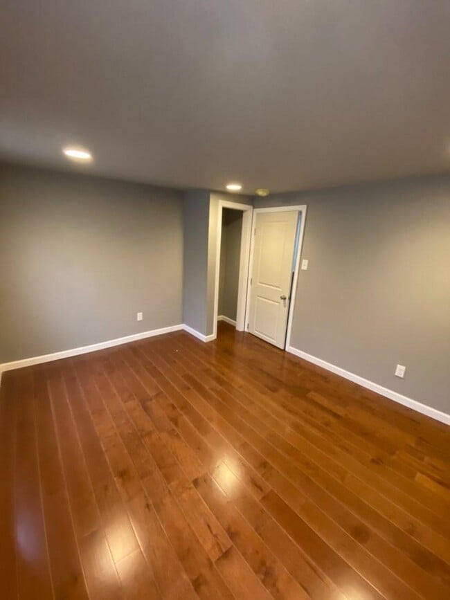 Photo - 4932 W Thompson St Unit 2