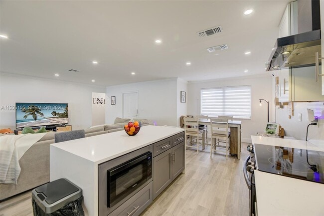 Photo - 8461 NW 16th St