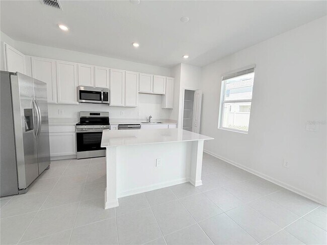 Photo - 3076 Chromatic St