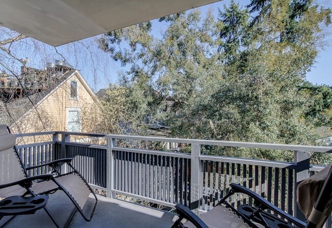 Photo - Charming 1-Bedroom in Capitol Hill – Flexi...