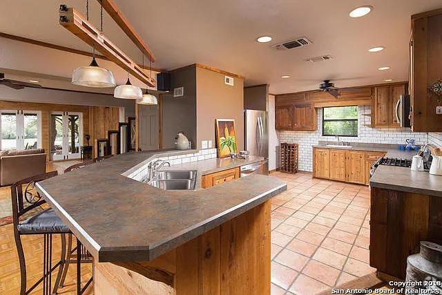 Building Photo - 515 Wimberley Oaks Dr Rental